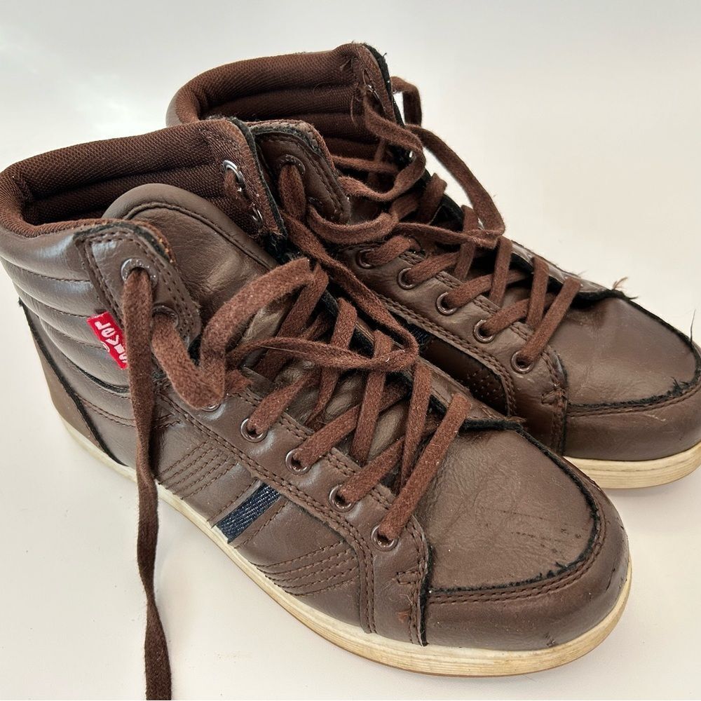 Levi’s brown boy's boots, size 2
